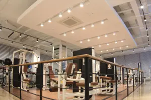 110평 대형 피트니스센터 웨이트존 천장 인테리어